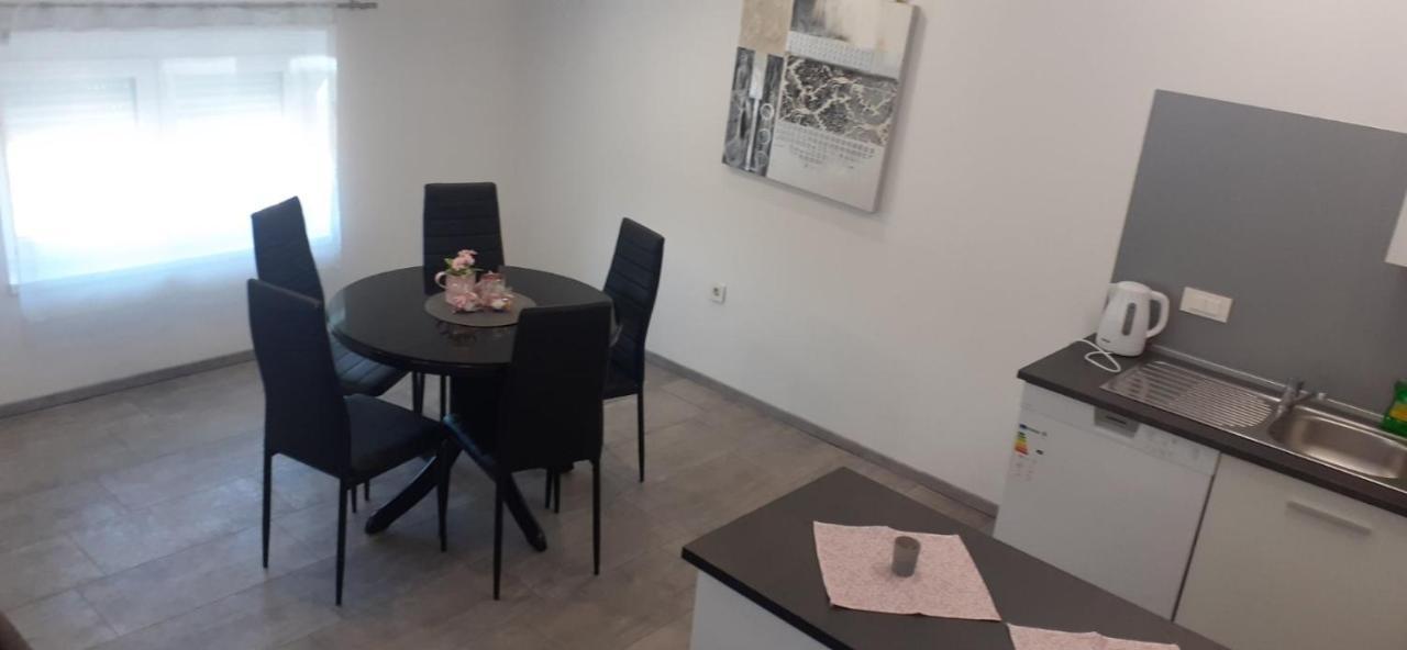 Apartmani Dream Pula Exterior photo